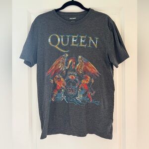 Queen Graphic Tee